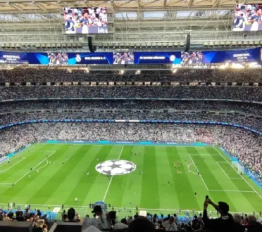 Denis García Pérez scout por televisión de partidos de futbol